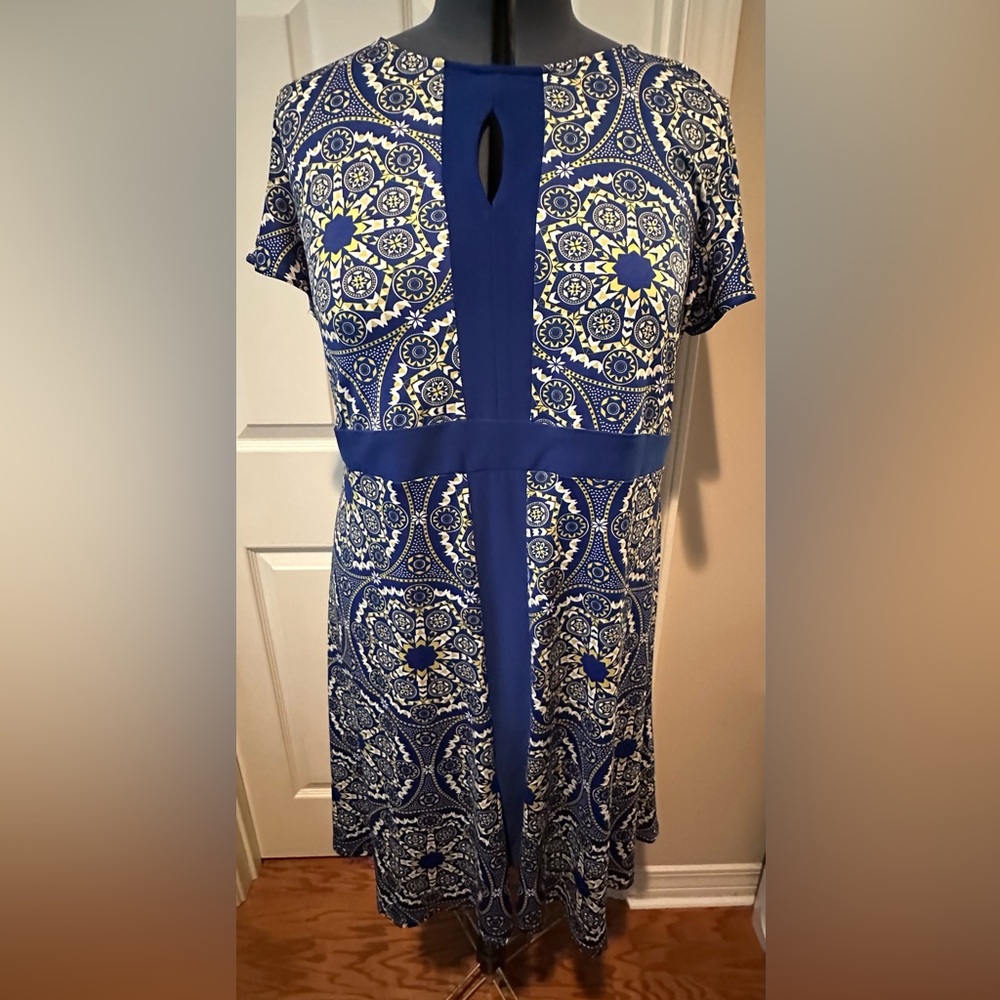 Elegant Blue Yellow White Patterned Dress